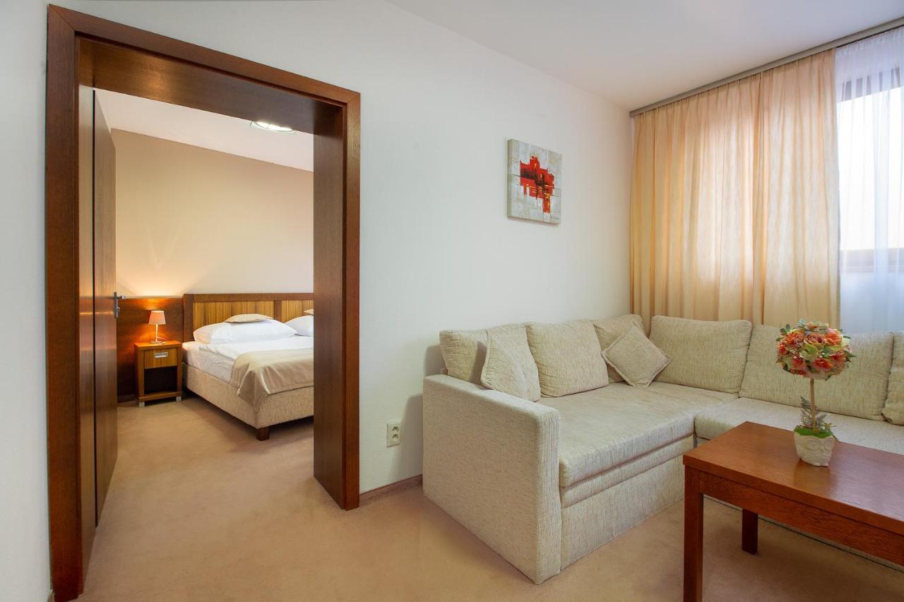 Hotel Academic 즈볼렌 외부 사진
